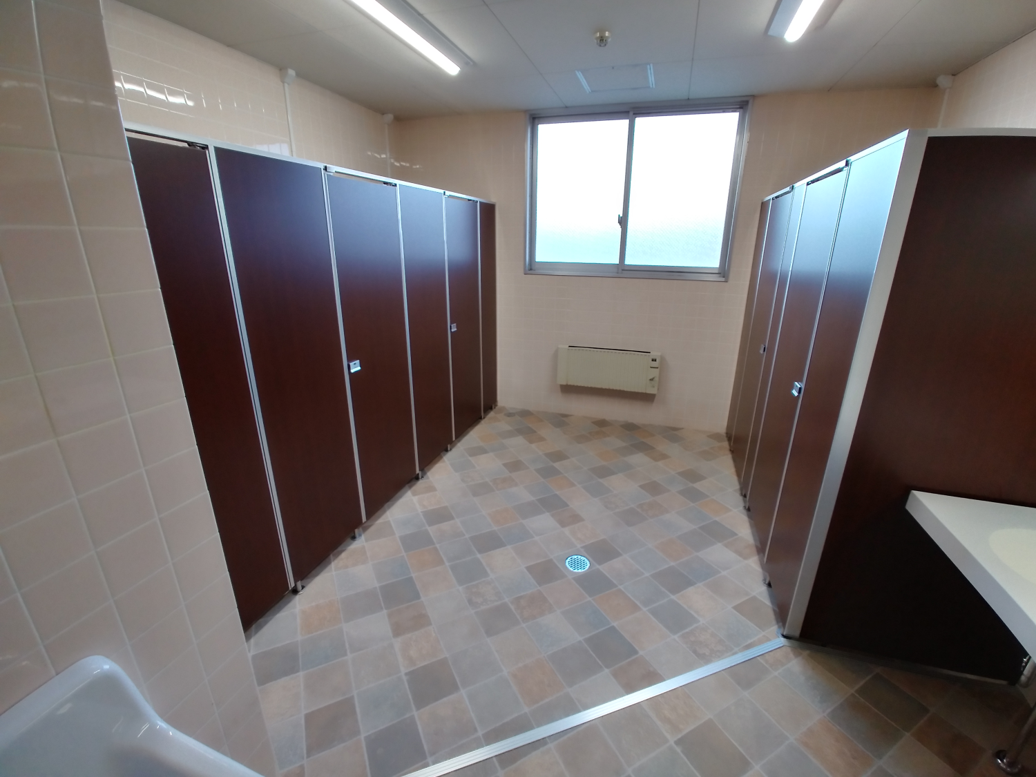 小諸商業高等学校管理混合教室棟4階ﾄｲﾚ改修工事