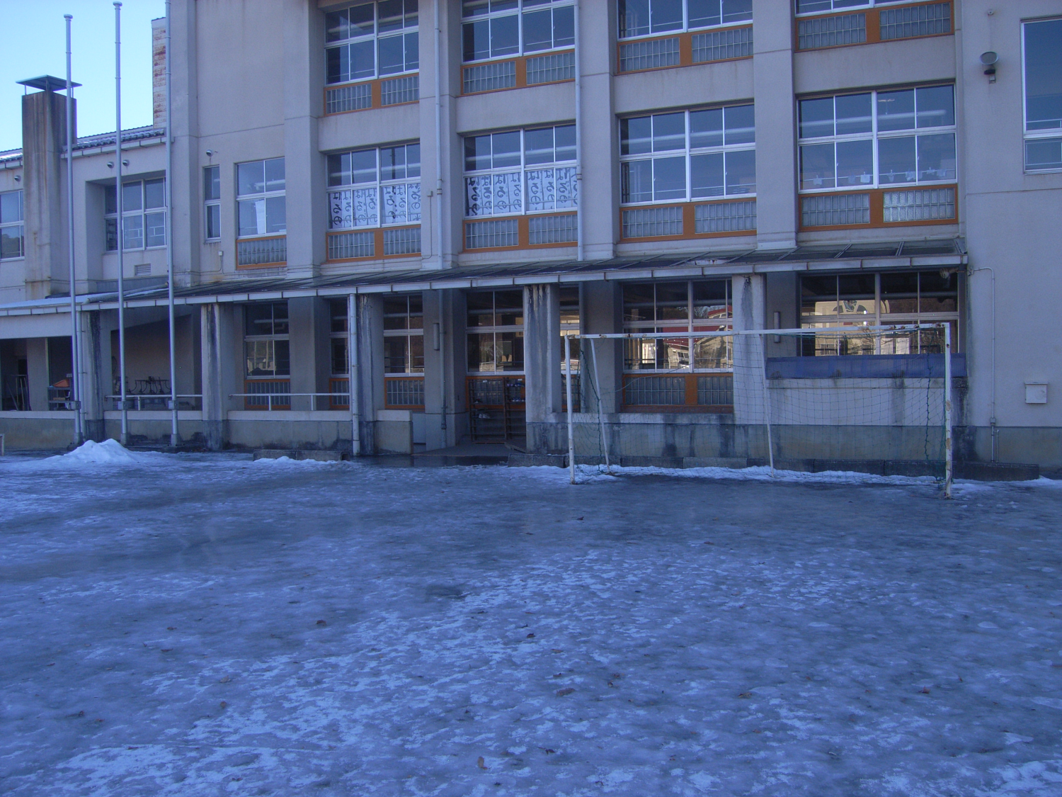 平成26年度　佐久市立平根小学校下屋改修工事