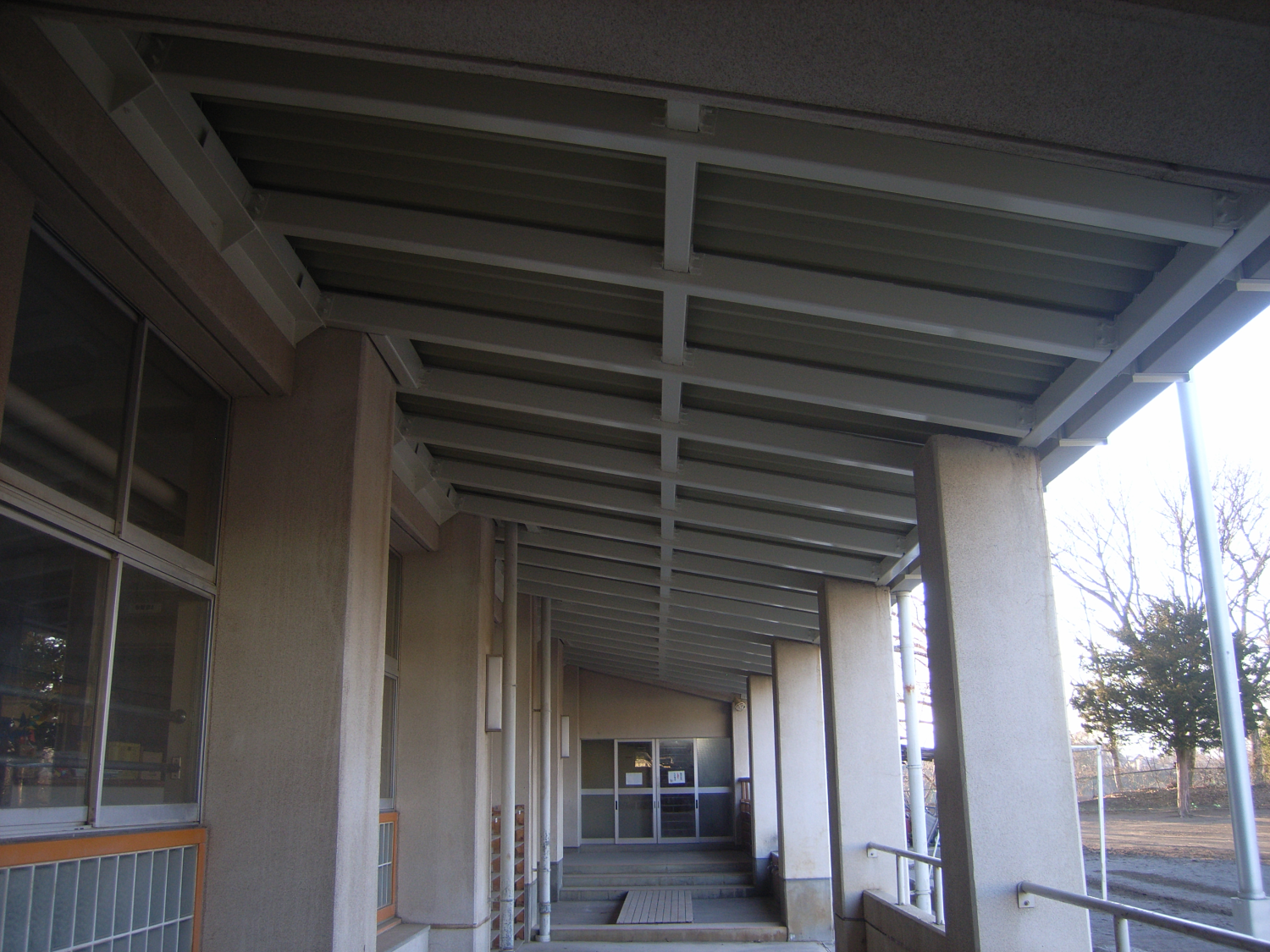 平成26年度　佐久市立平根小学校下屋改修工事