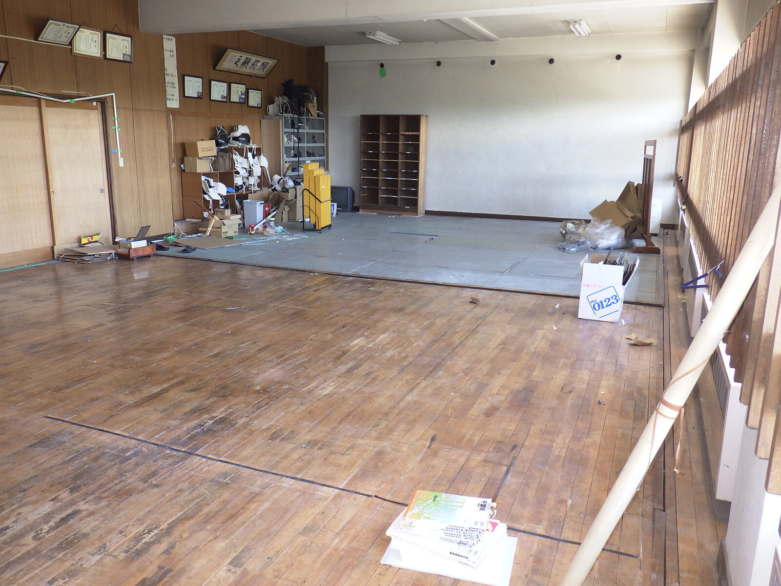 小諸警察署　柔剣道場床畳改修工事