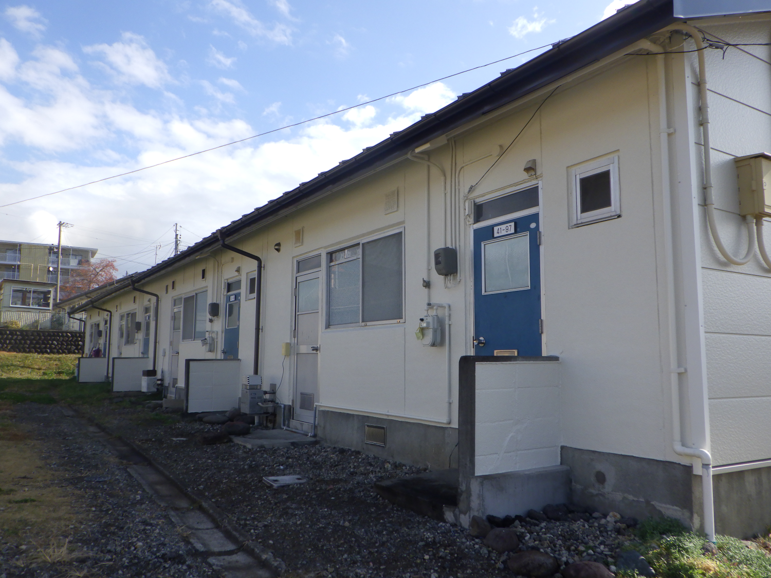 令和4年度　県営住宅（上田）みすず台団地　屋根･外壁改修工事