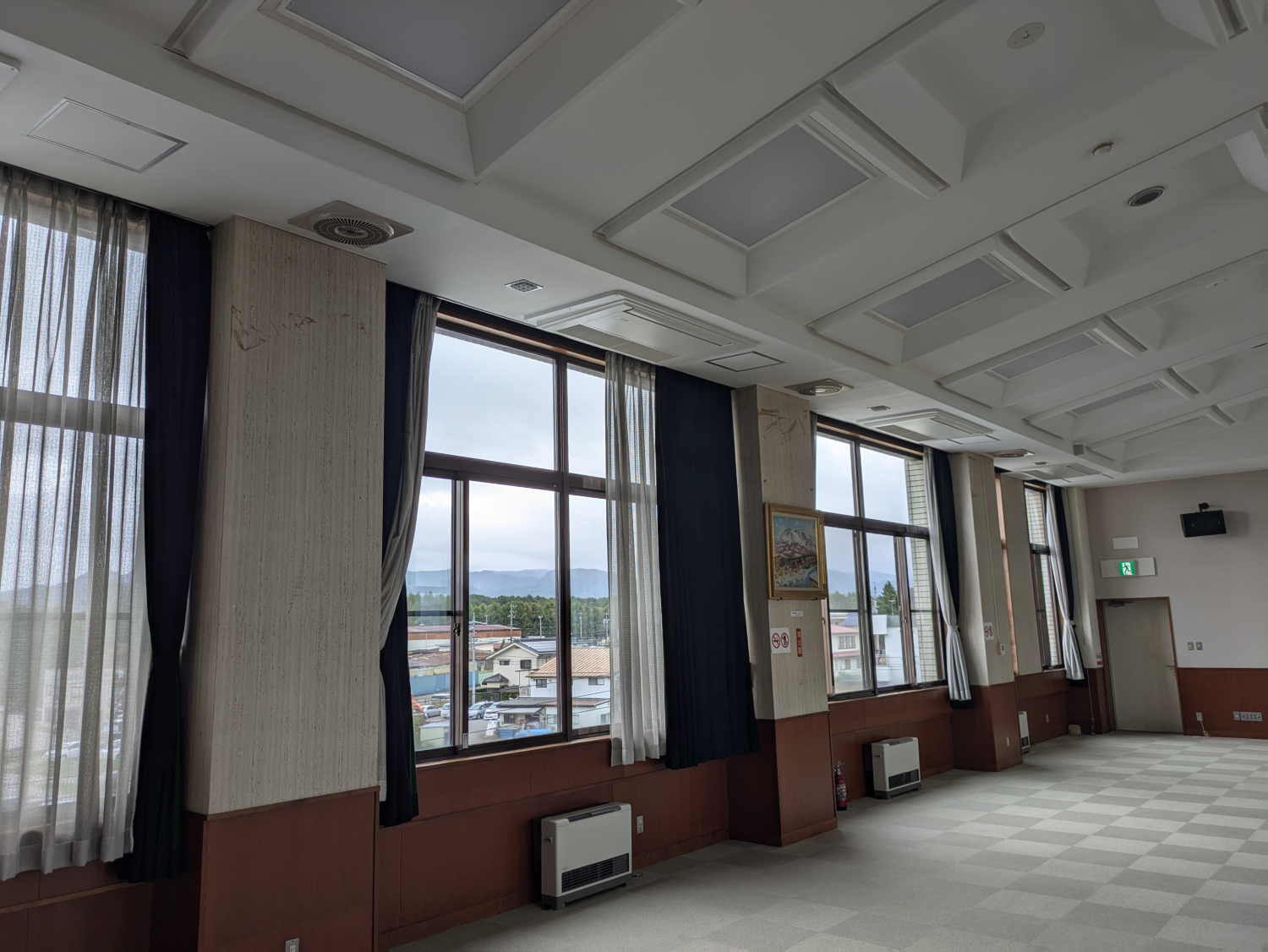 令和7年度　佐久商工会議所会館本館1;3階空調設備改修工事