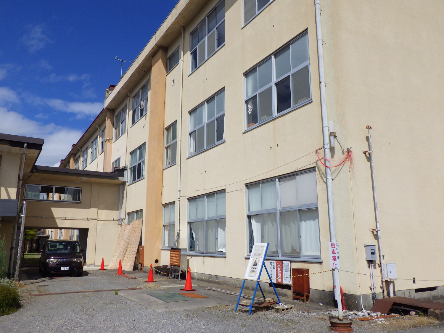 蓼科高等学校　教室棟外壁改修工事